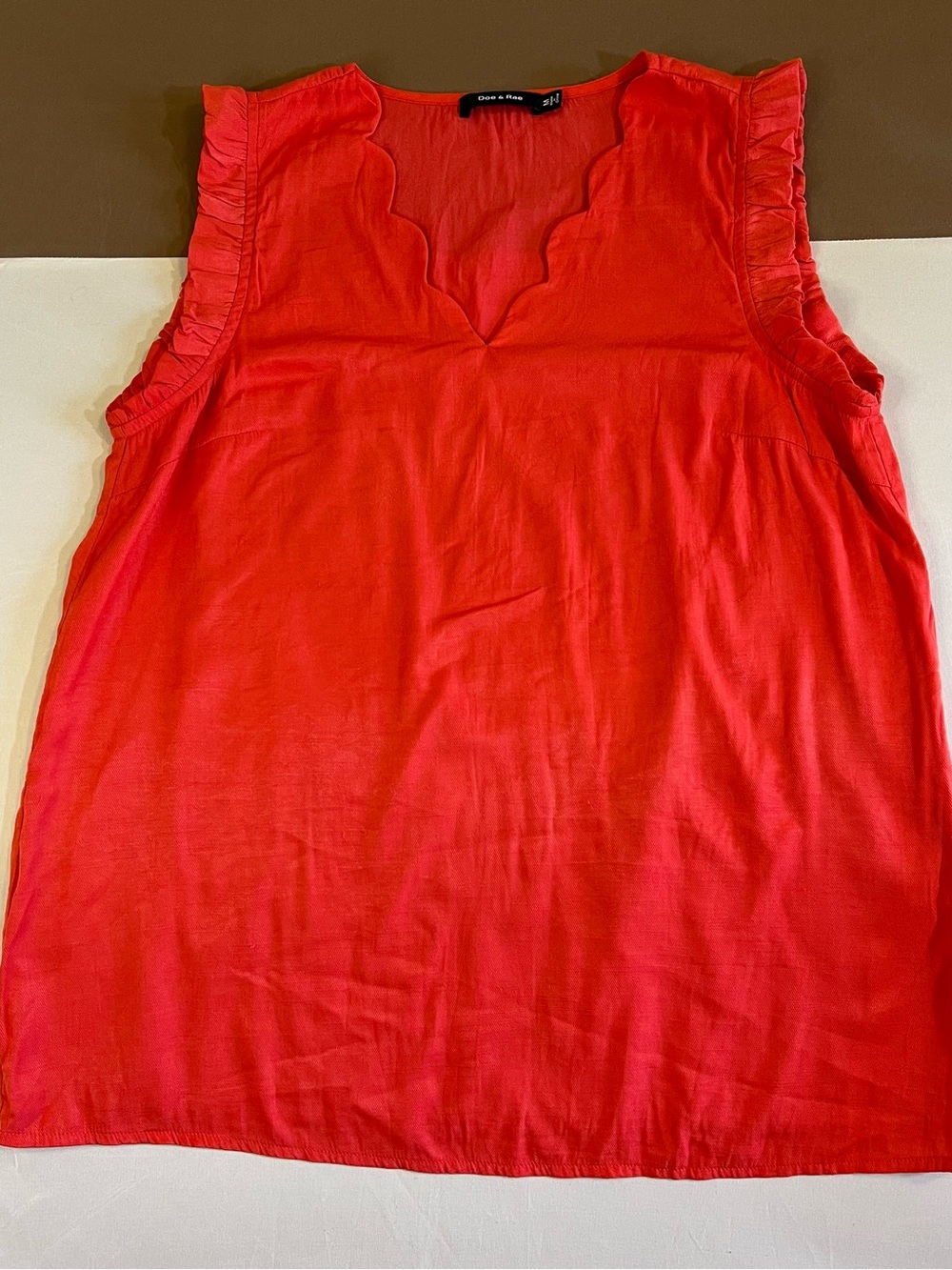 Doe & Rae Coral Scallop Neck Shell